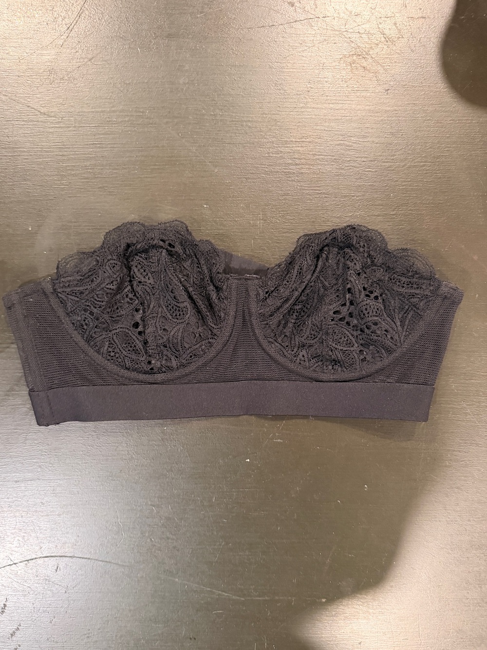 Lively Black Lace Strapless Bandeau Bra